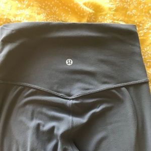 🍋🍋LULULEMON 7/8 LEGGINGS. SIZE 4🍋🍋